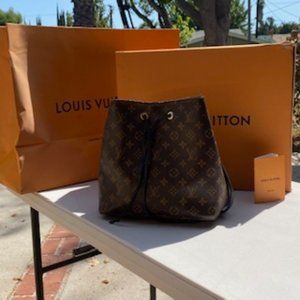 Authentic LOUIS VUITTON Handbag